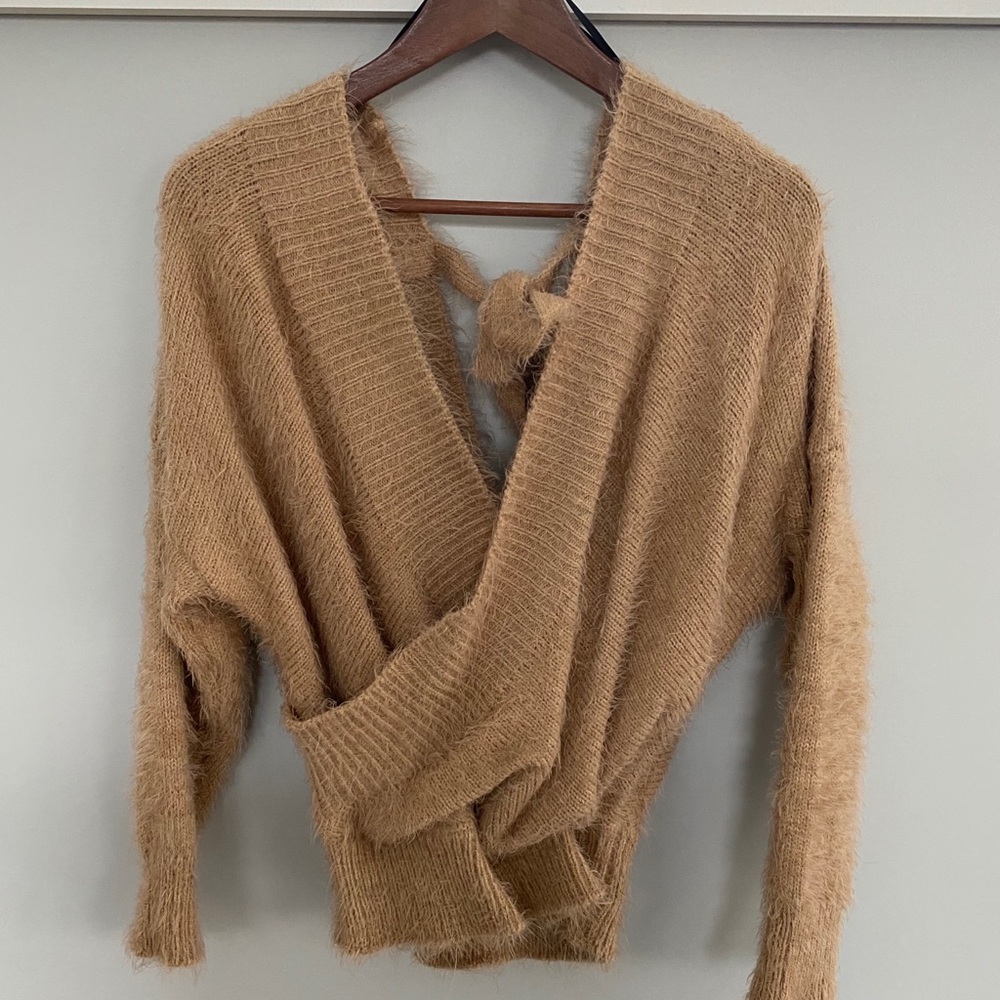Forever 21 Nude v-neck Sweater: Size S
